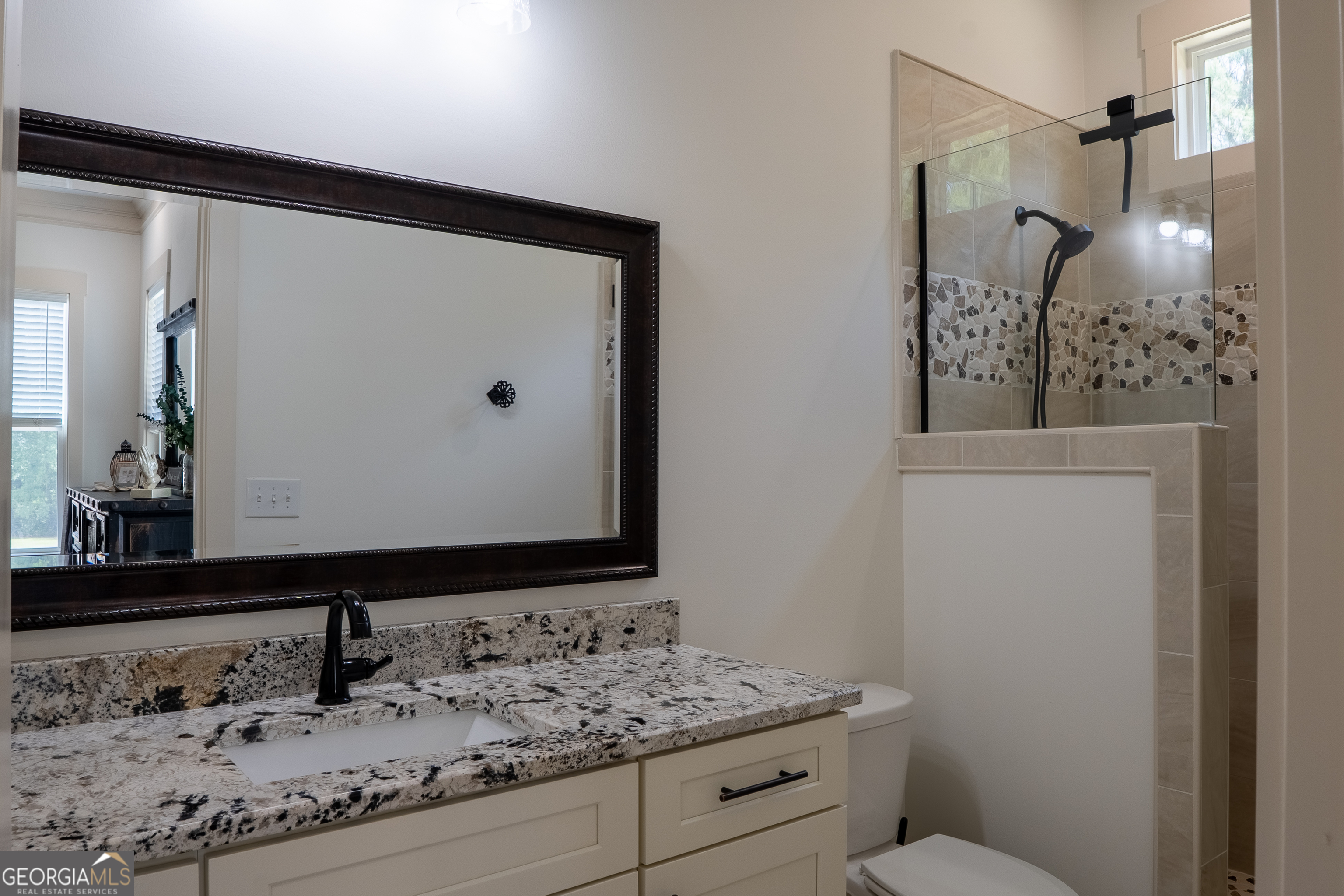 5888 Cobbham Road Property Photo 54