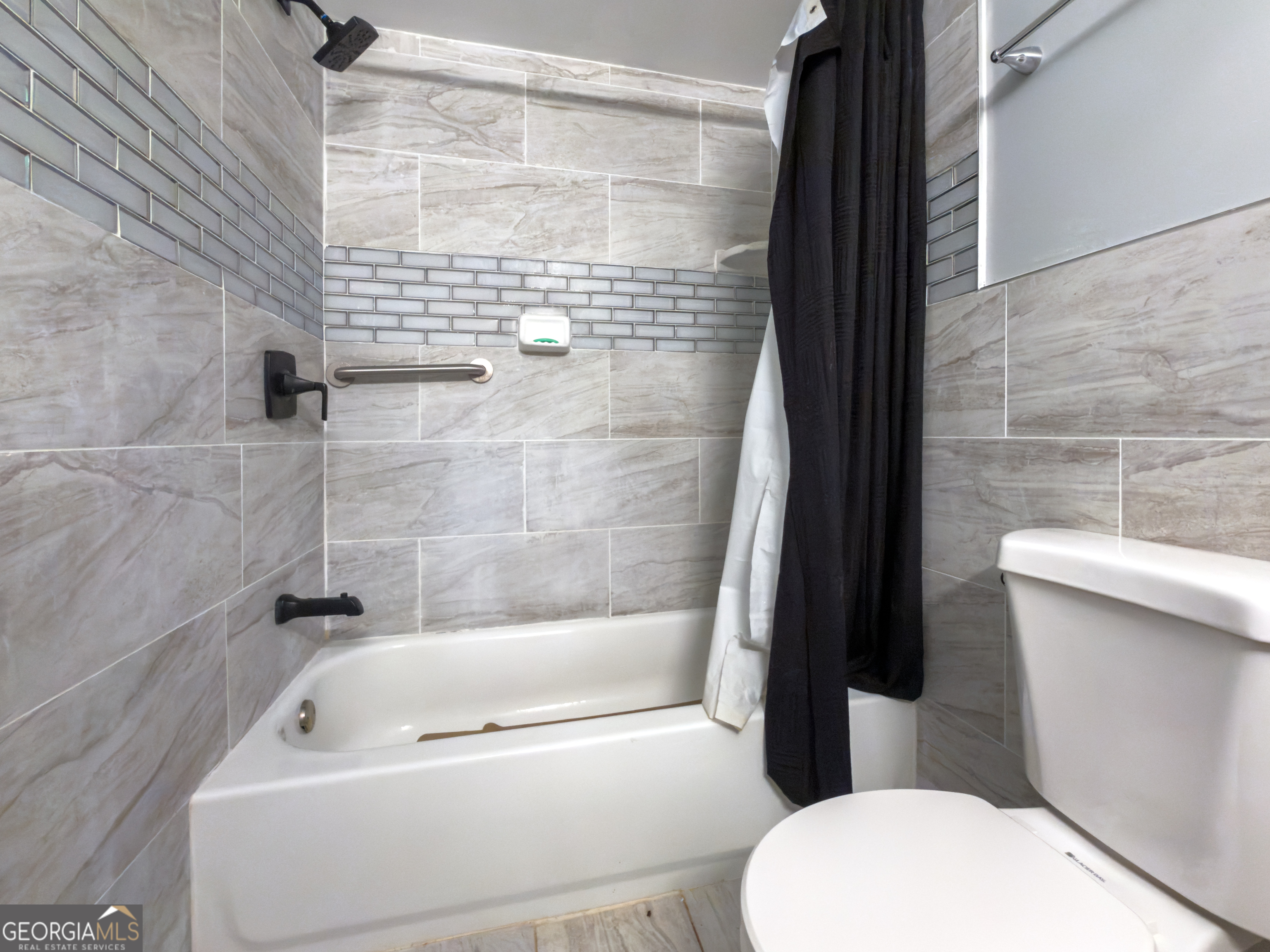 214 Pinewood Lane Property Photo 15