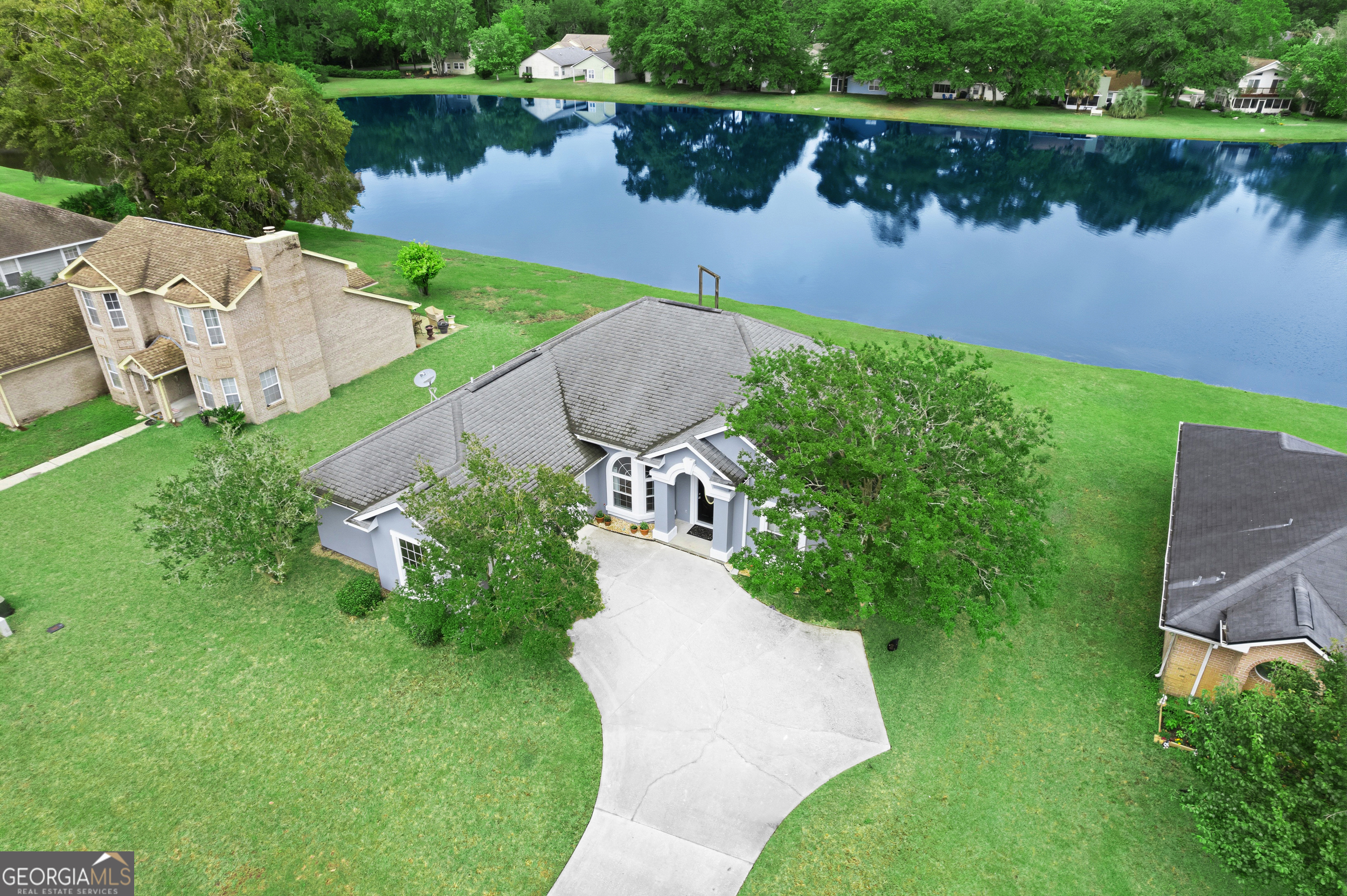 400 Flamingo Drive Property Photo 1