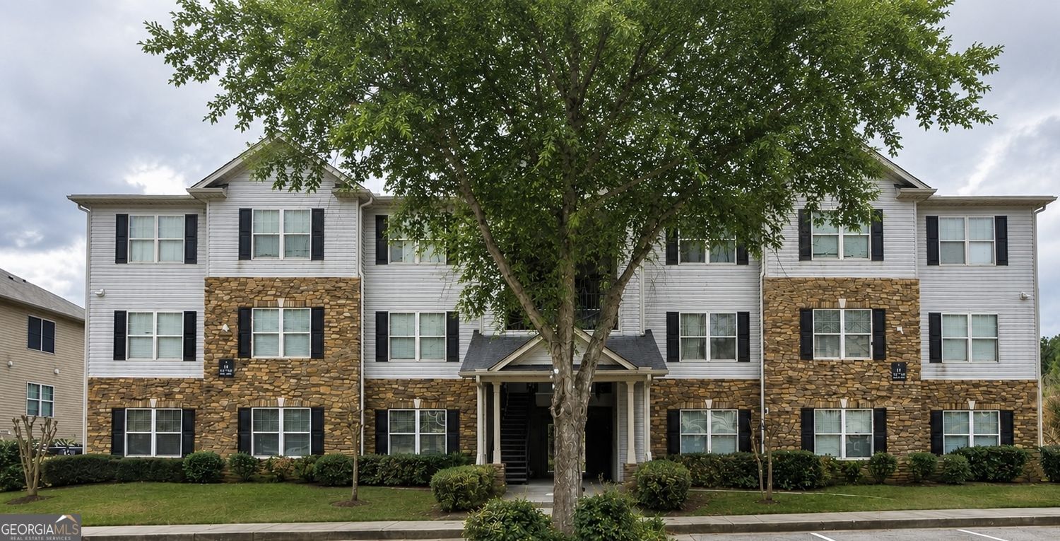 4101 Fairington Club Drive # 4101 Property Photo 1