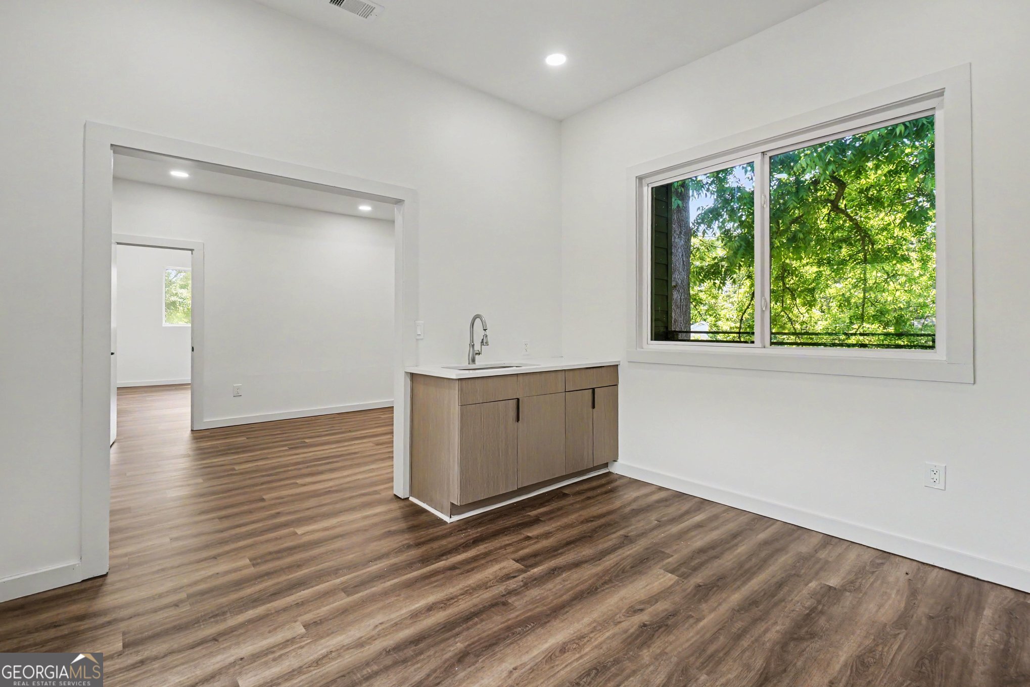 1073 Mayson Turner Road Nw Property Photo 15