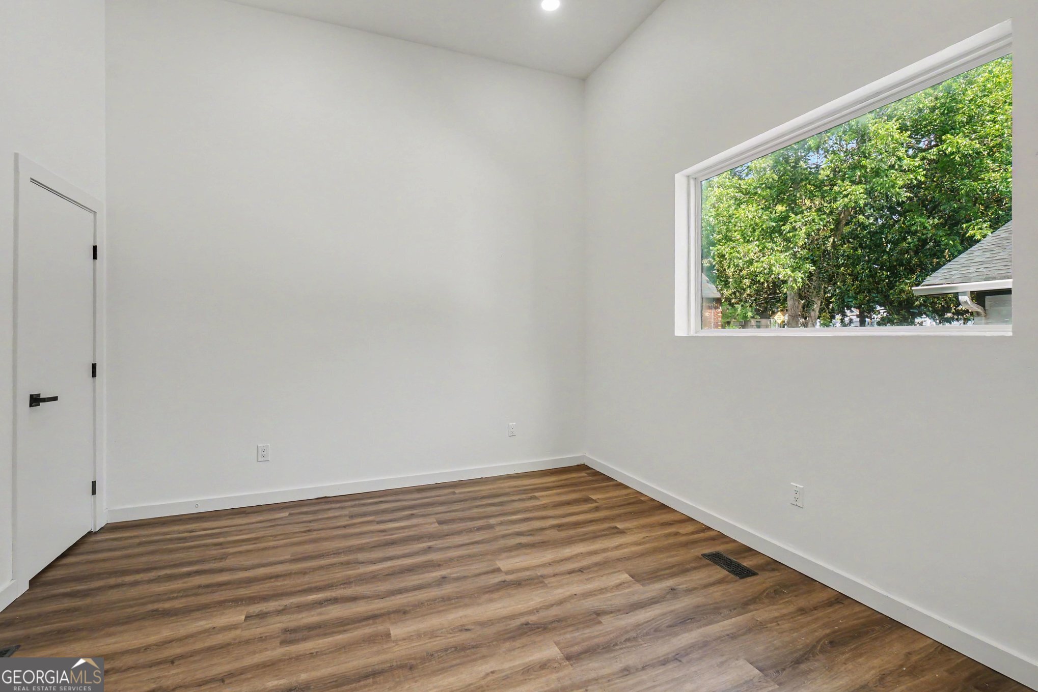 1073 Mayson Turner Road Nw Property Photo 23