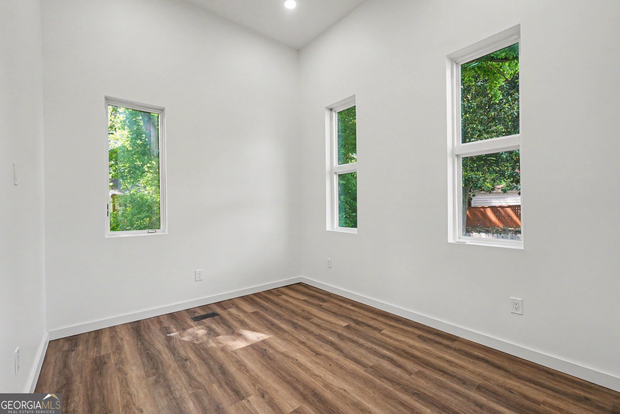 1073 Mayson Turner Road Nw Property Photo 26