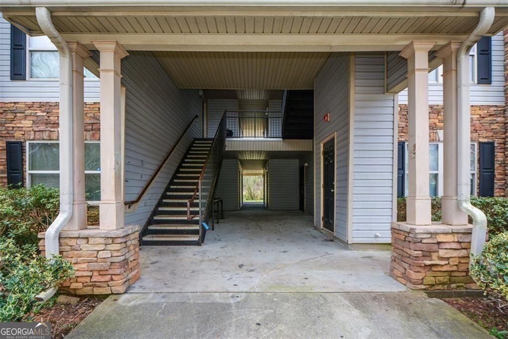 4103 Fairington Club Drive Property Photo 2