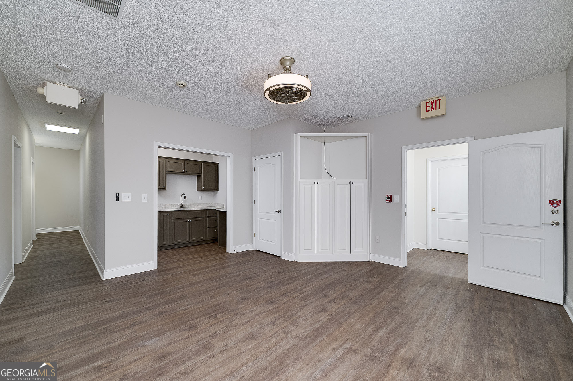 261 Brookwood Avenue # D Property Photo 11