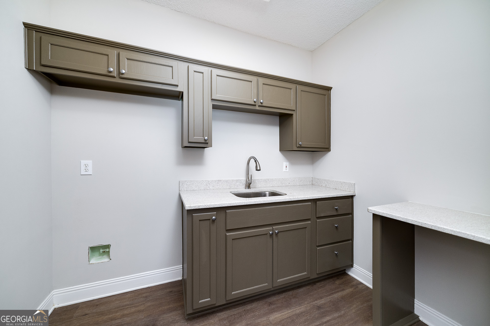 261 Brookwood Avenue # D Property Photo 16