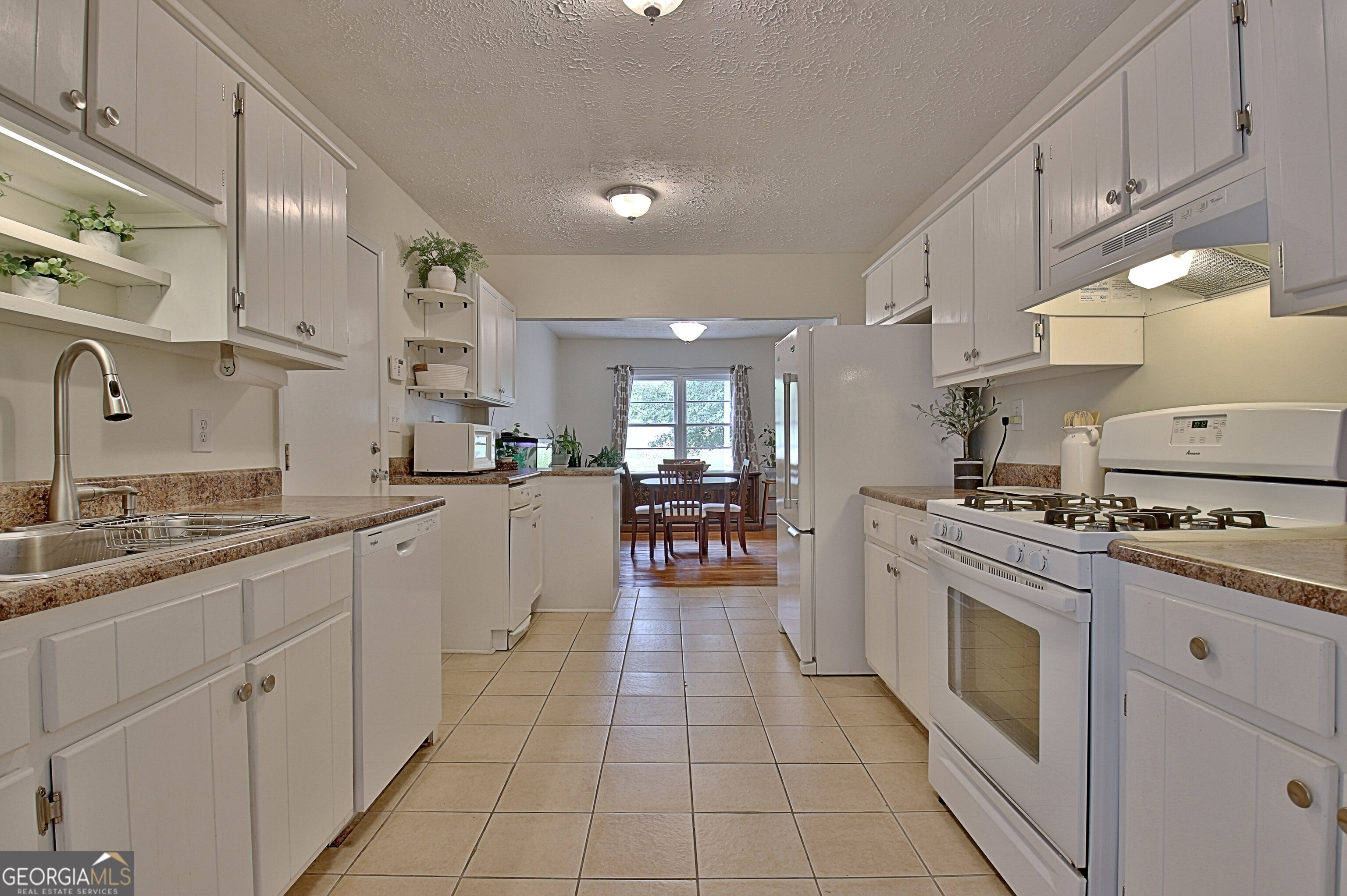 70 Moore Road Property Photo 15