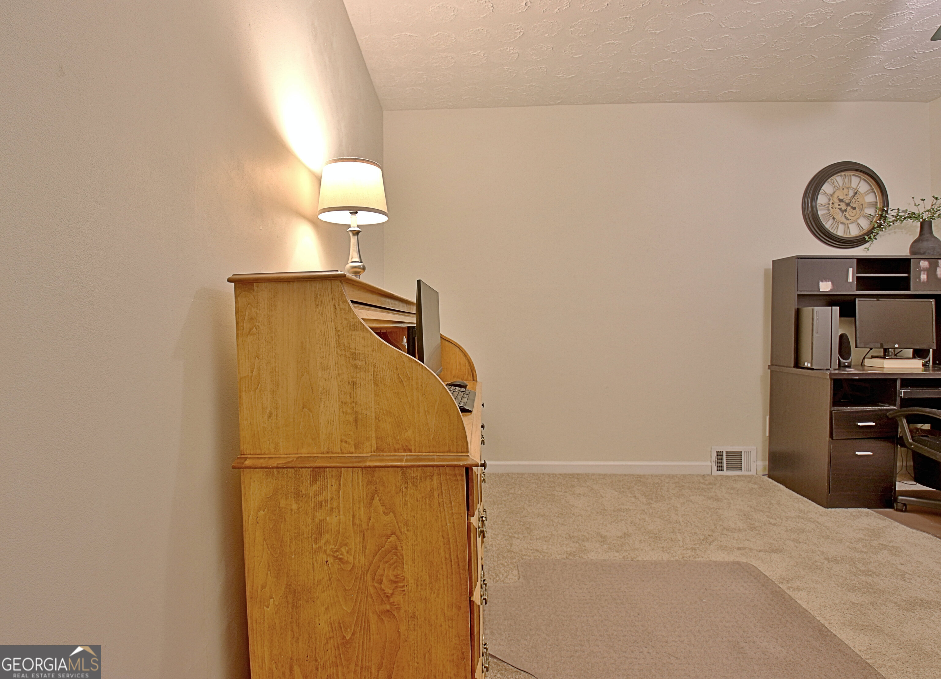 70 Moore Road Property Photo 32