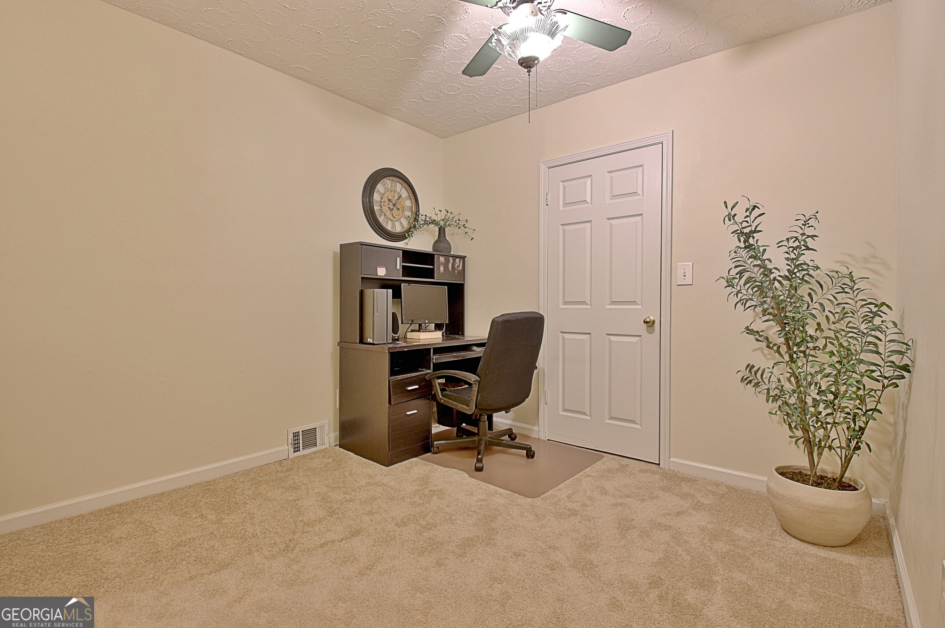 70 Moore Road Property Photo 33