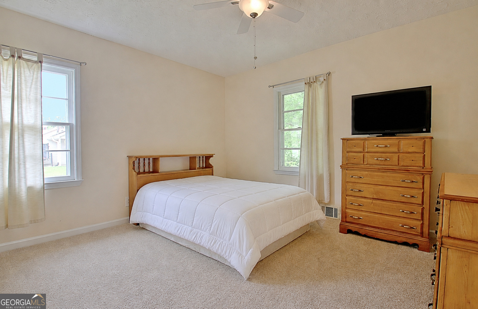 70 Moore Road Property Photo 36