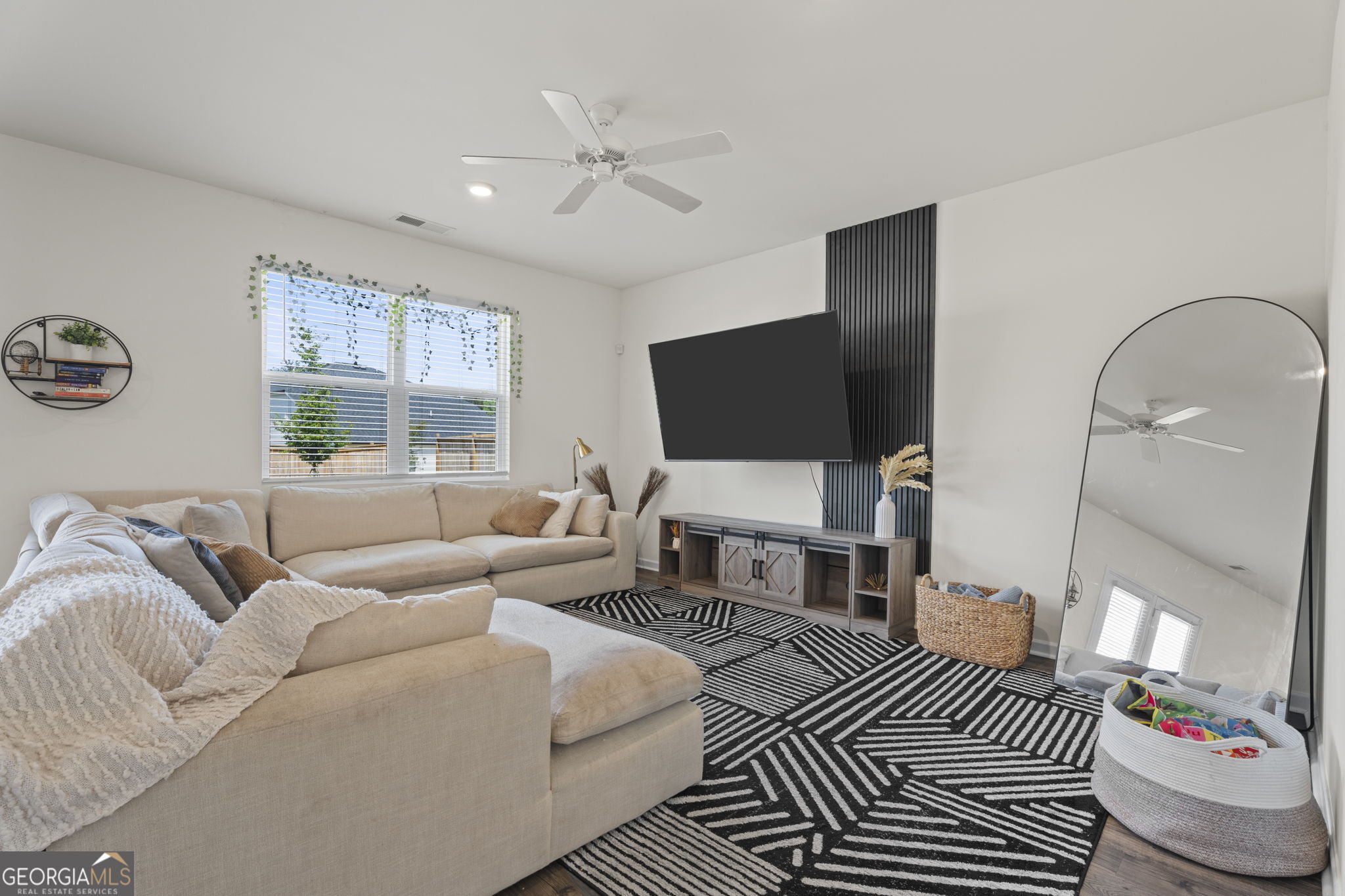249 Friendship Oak Way Property Photo 8