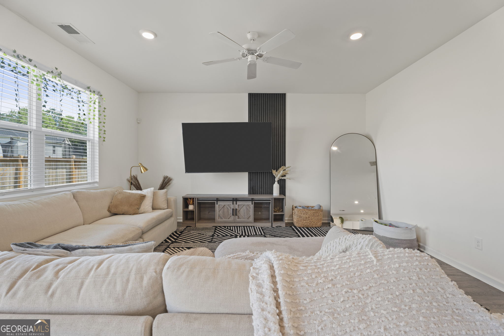 249 Friendship Oak Way Property Photo 9