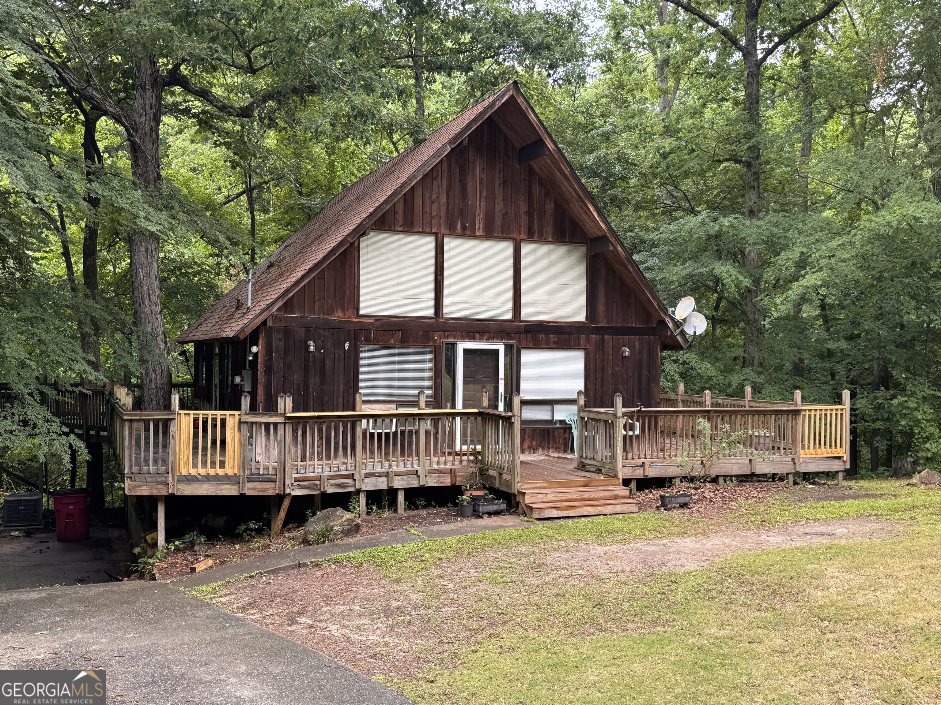 114 Greentree Parkway Property Photo 1