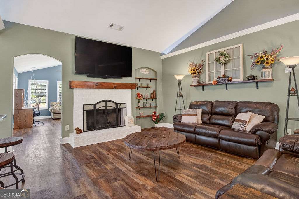 1040 Sapphire Trail Property Photo 9