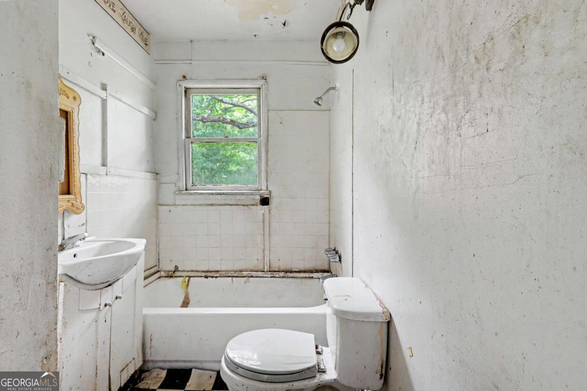700 Griffin Street Property Photo 15
