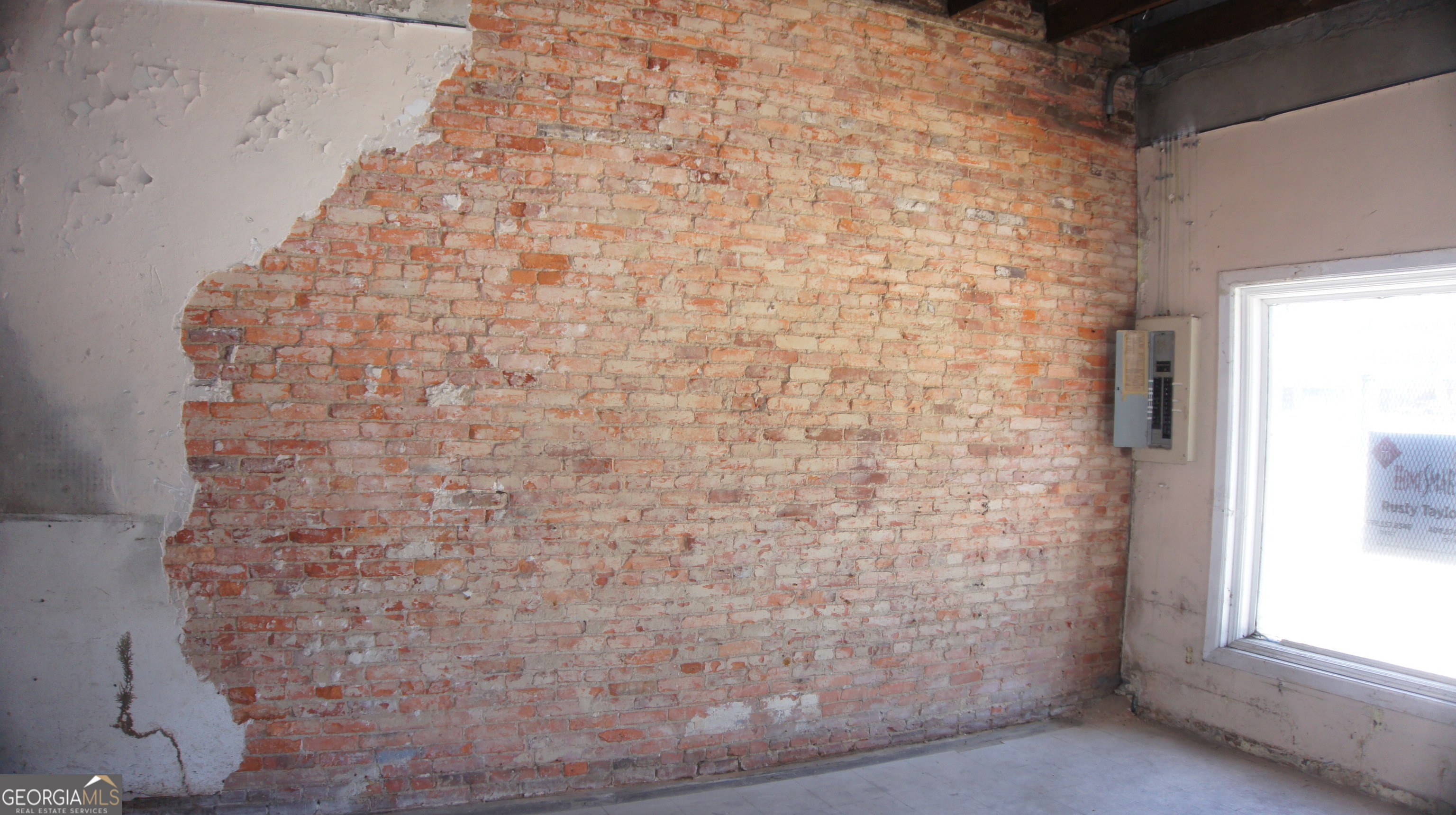 698 E Butler Parkway Property Photo 8