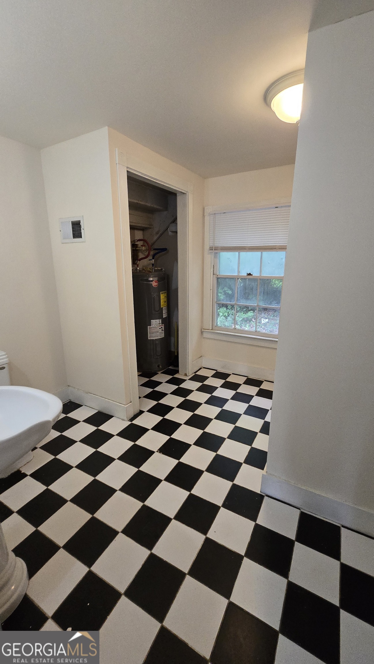 222 Macon Street Property Photo 18