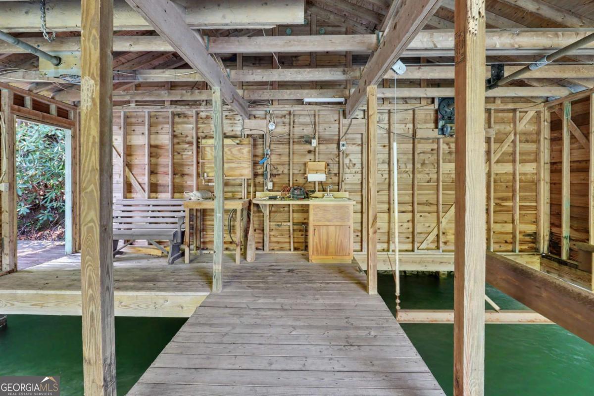 15 Imperial Lane Property Photo 40