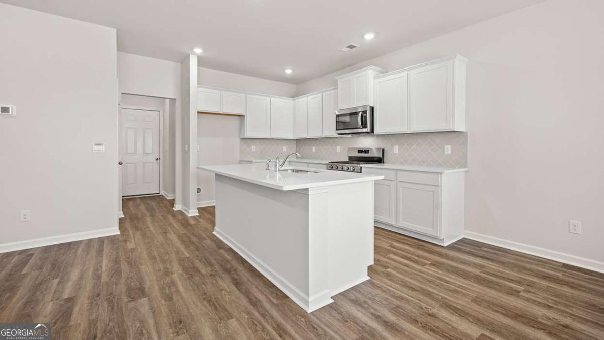 104 Oakchase Park Lane Property Photo 8