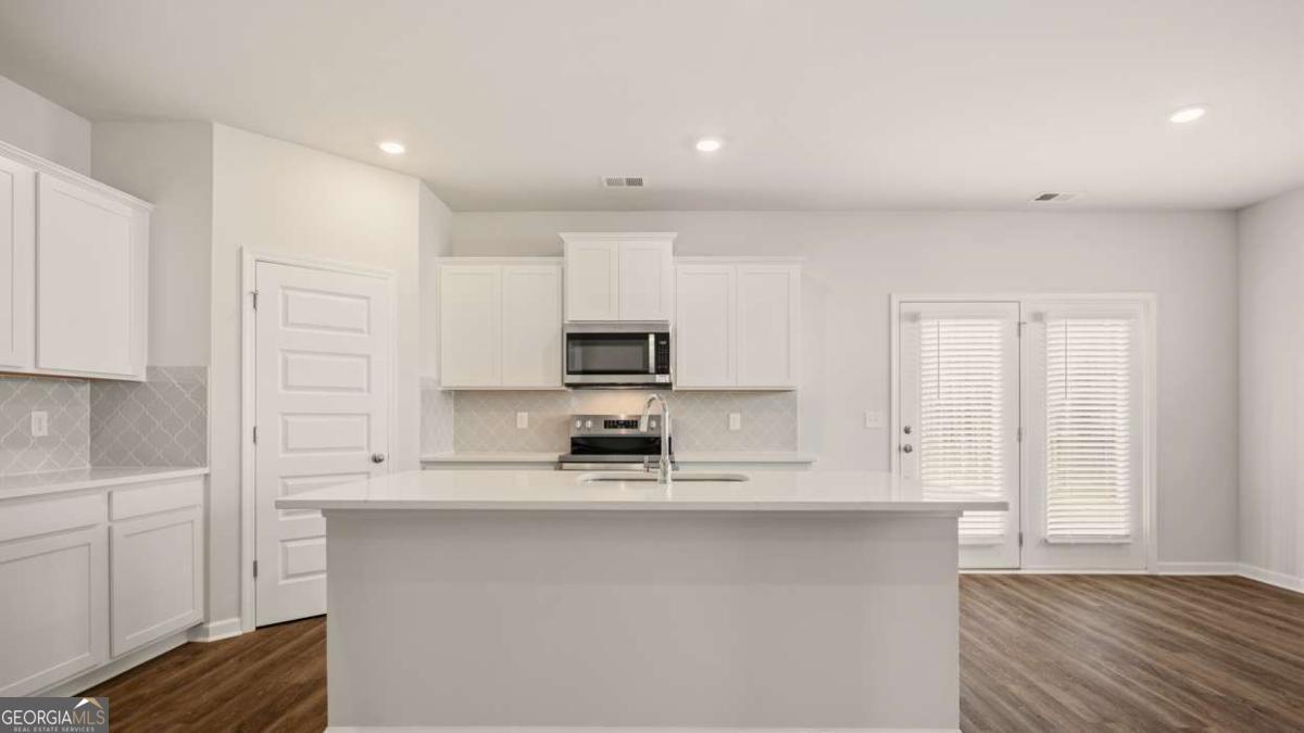 100 Oakchase Park Lane Property Photo 4