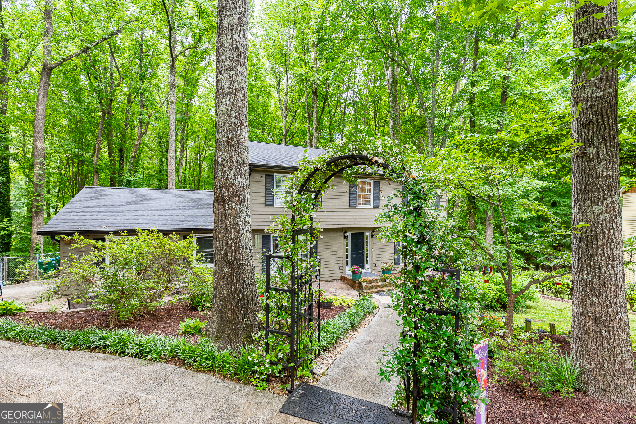 3672 Stonelake Court Sw Property Photo 2