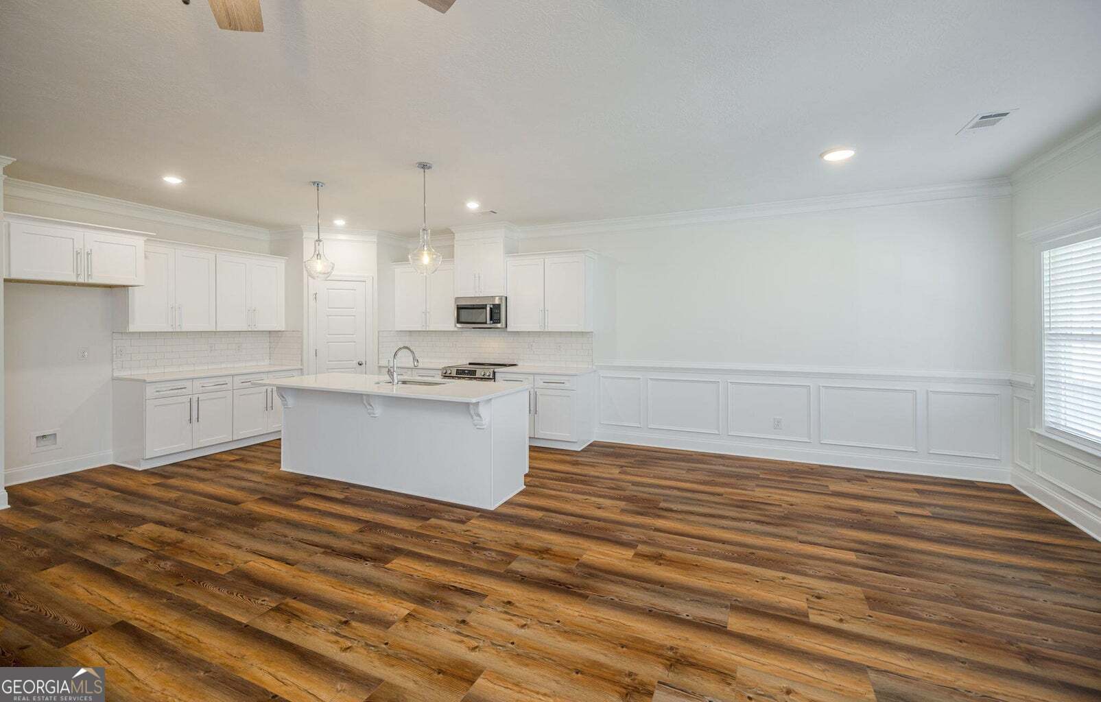 1009 Berkley Court Property Photo 11