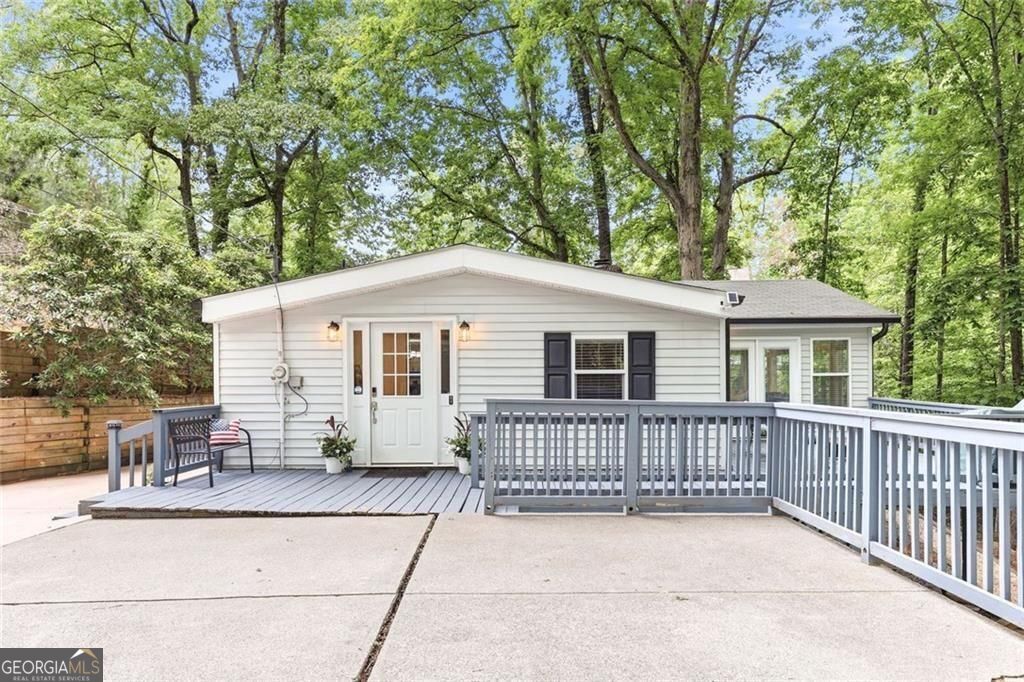 528 Oak Grove Road Property Photo 1