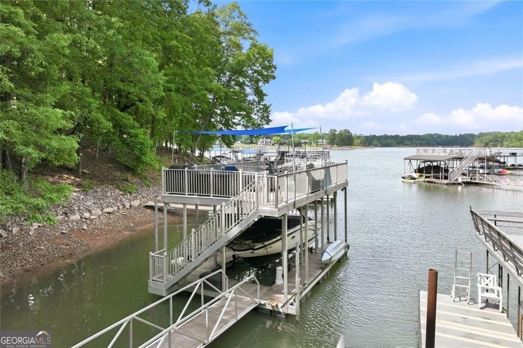 528 Oak Grove Road Property Photo 2