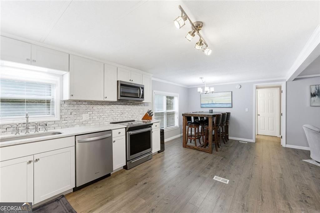 528 Oak Grove Road Property Photo 8