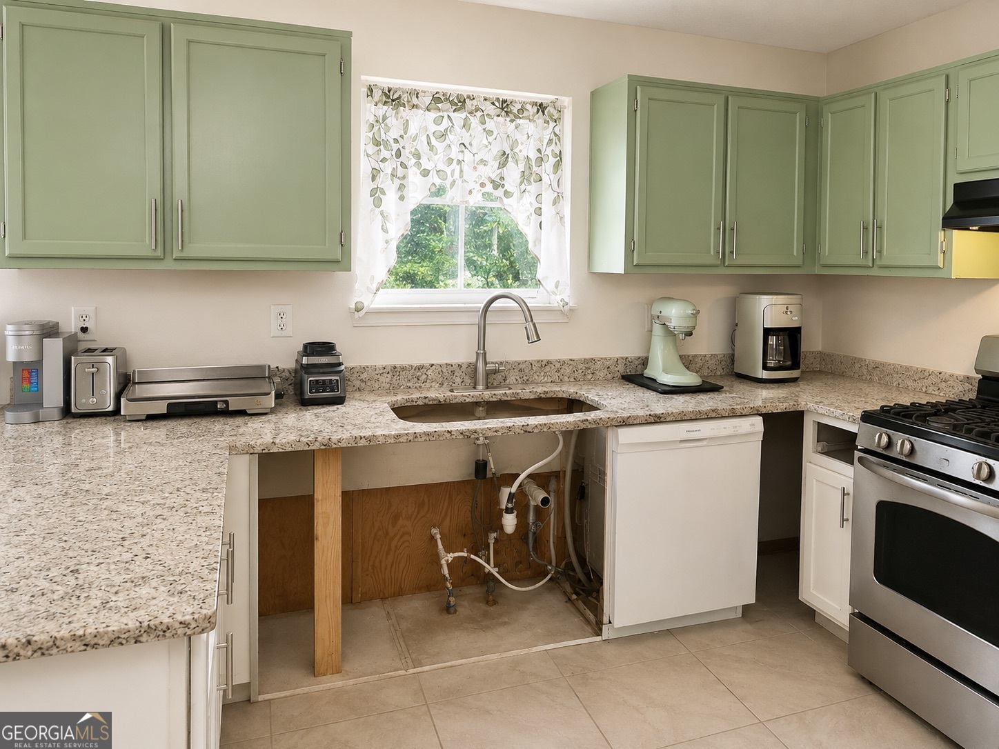 3915 Melanie Woods Drive Property Photo 4