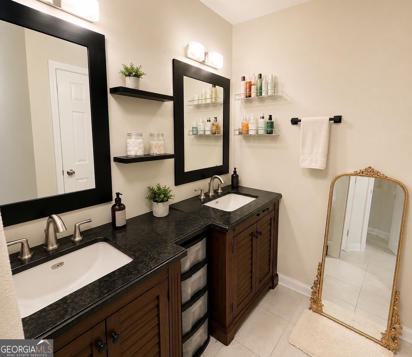 3915 Melanie Woods Drive Property Photo 17