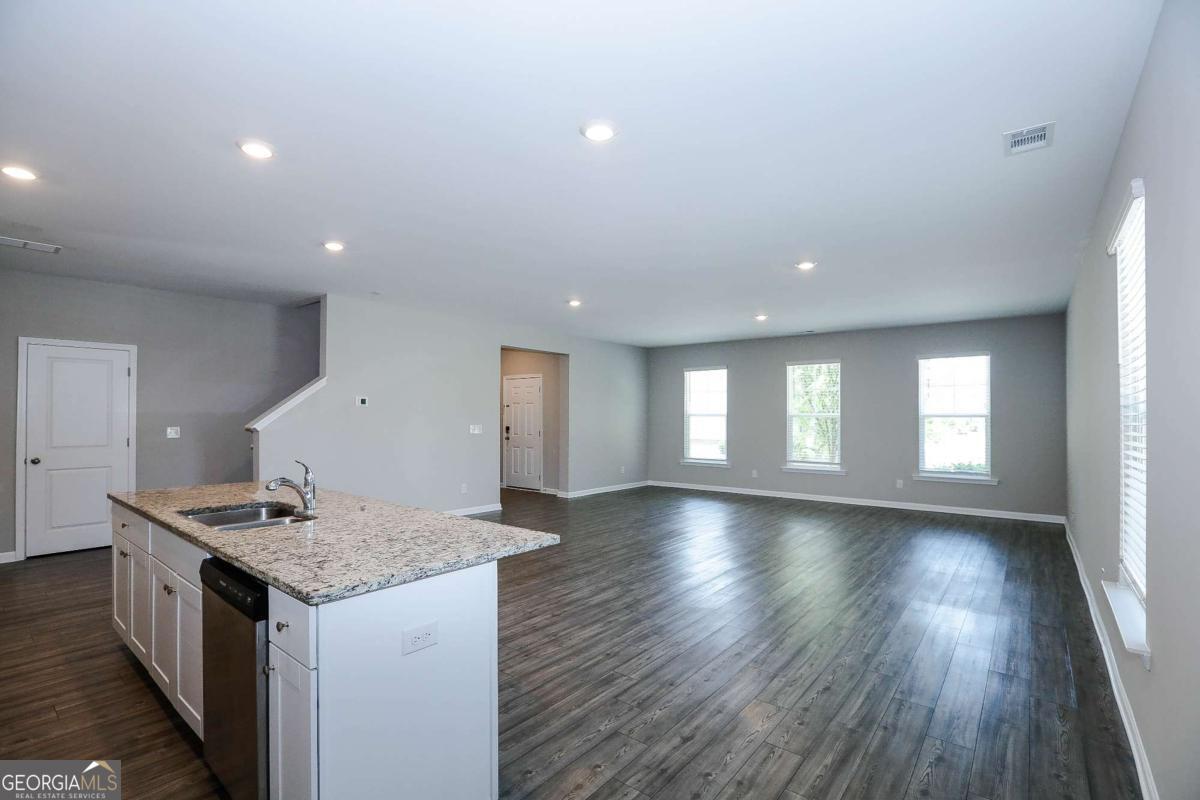 4355 Magpie Drive Property Photo 14