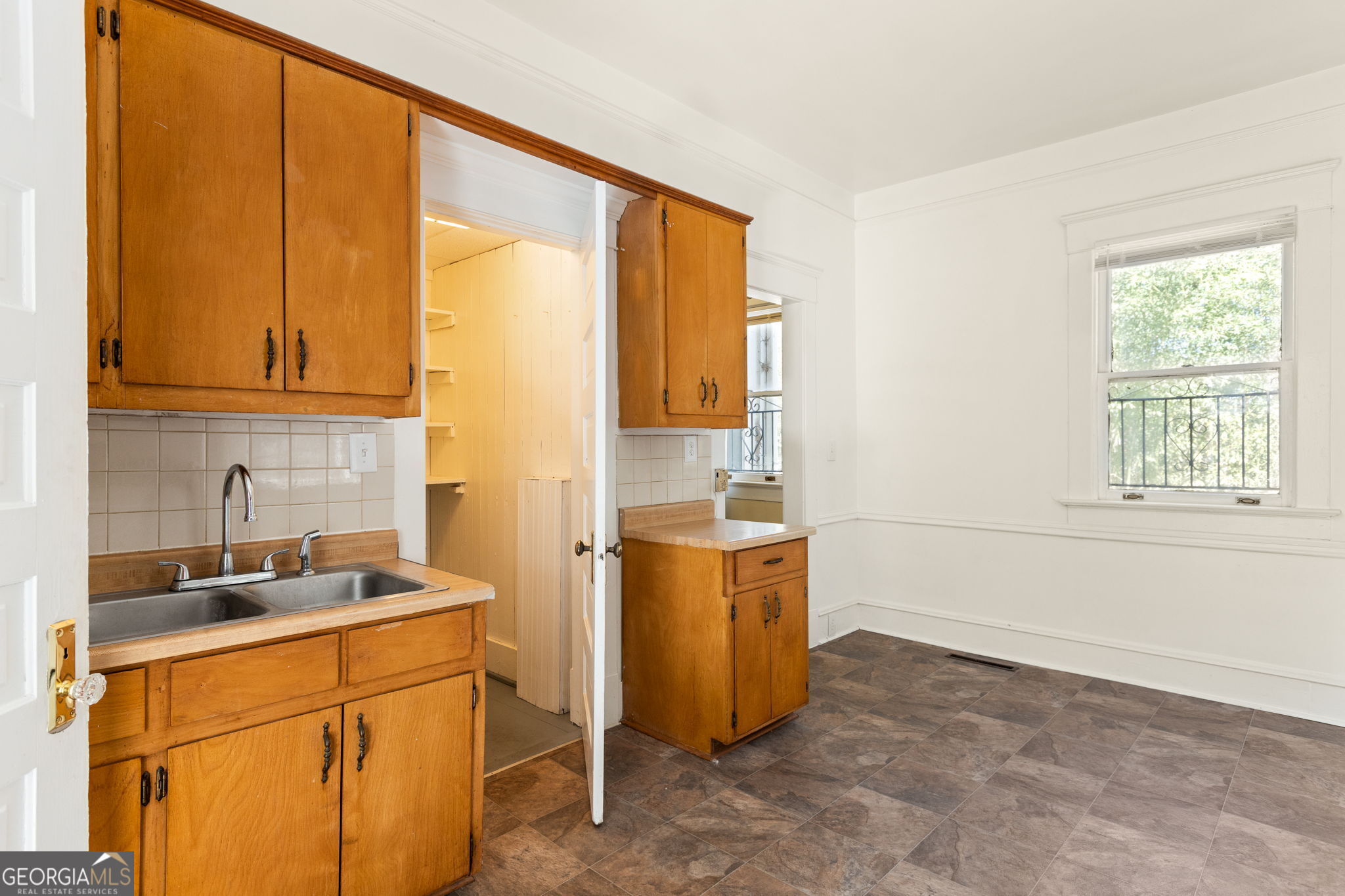 120 S Candler Street Property Photo 16