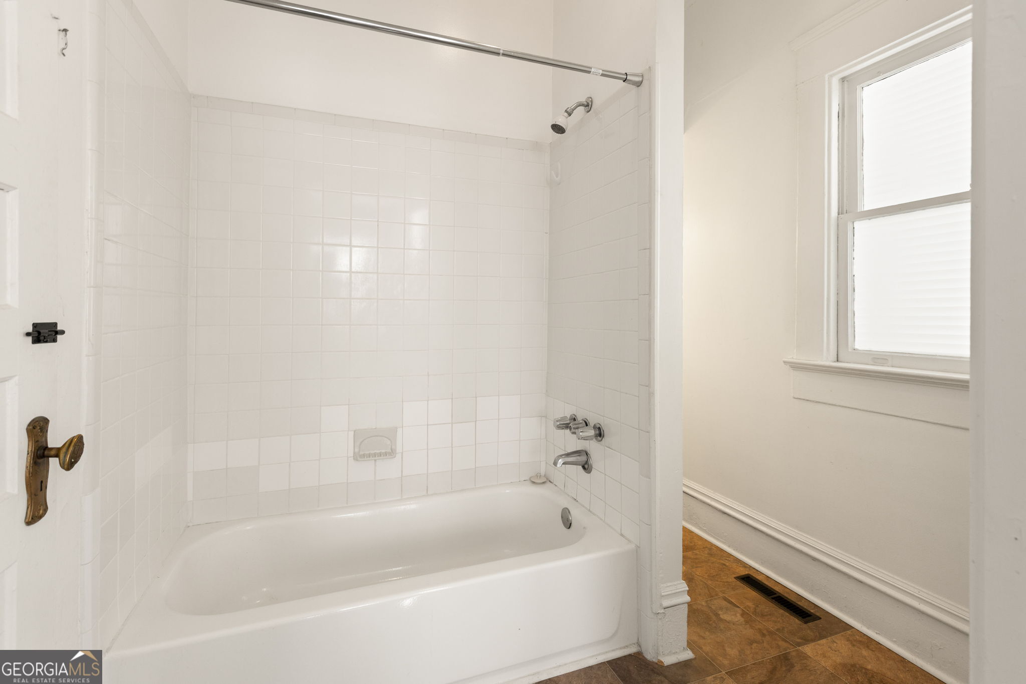 120 S Candler Street Property Photo 20