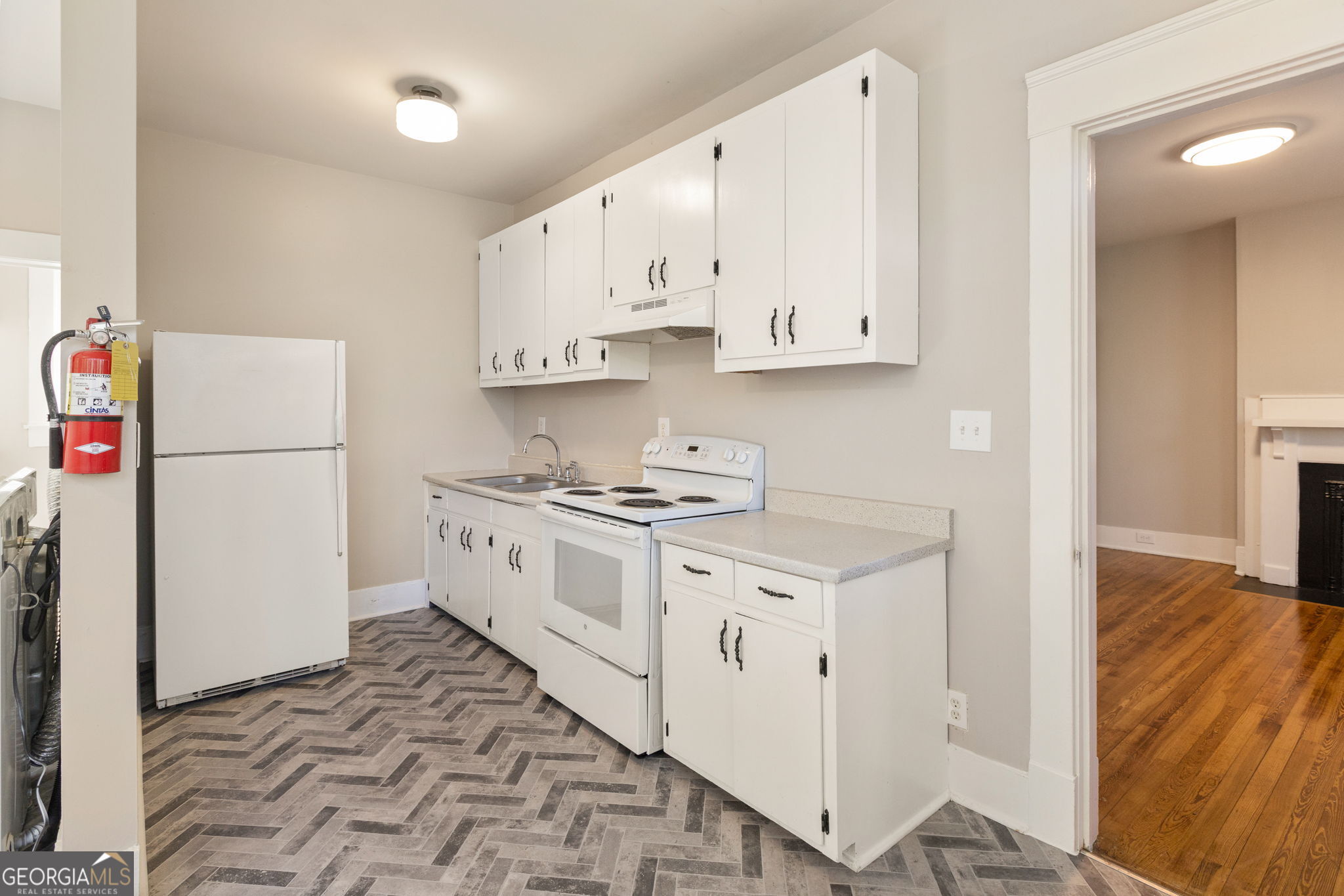 120 S Candler Street Property Photo 26