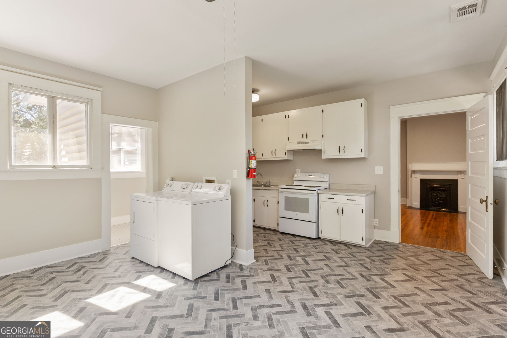 120 S Candler Street Property Photo 27