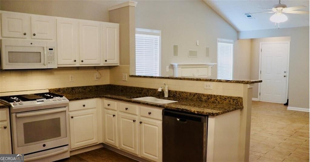 1091 Pine Acre Drive Property Photo 2