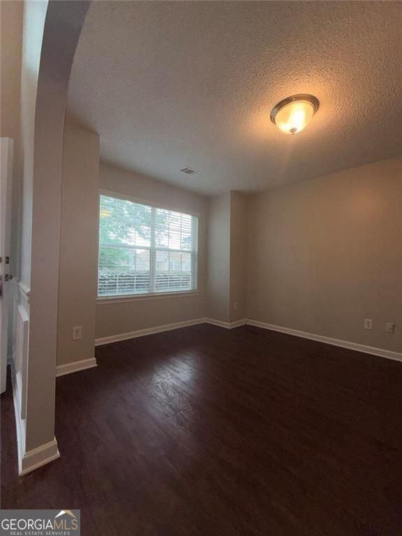 609 Vaughan Drive Property Photo 6