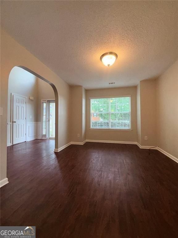 609 Vaughan Drive Property Photo 7