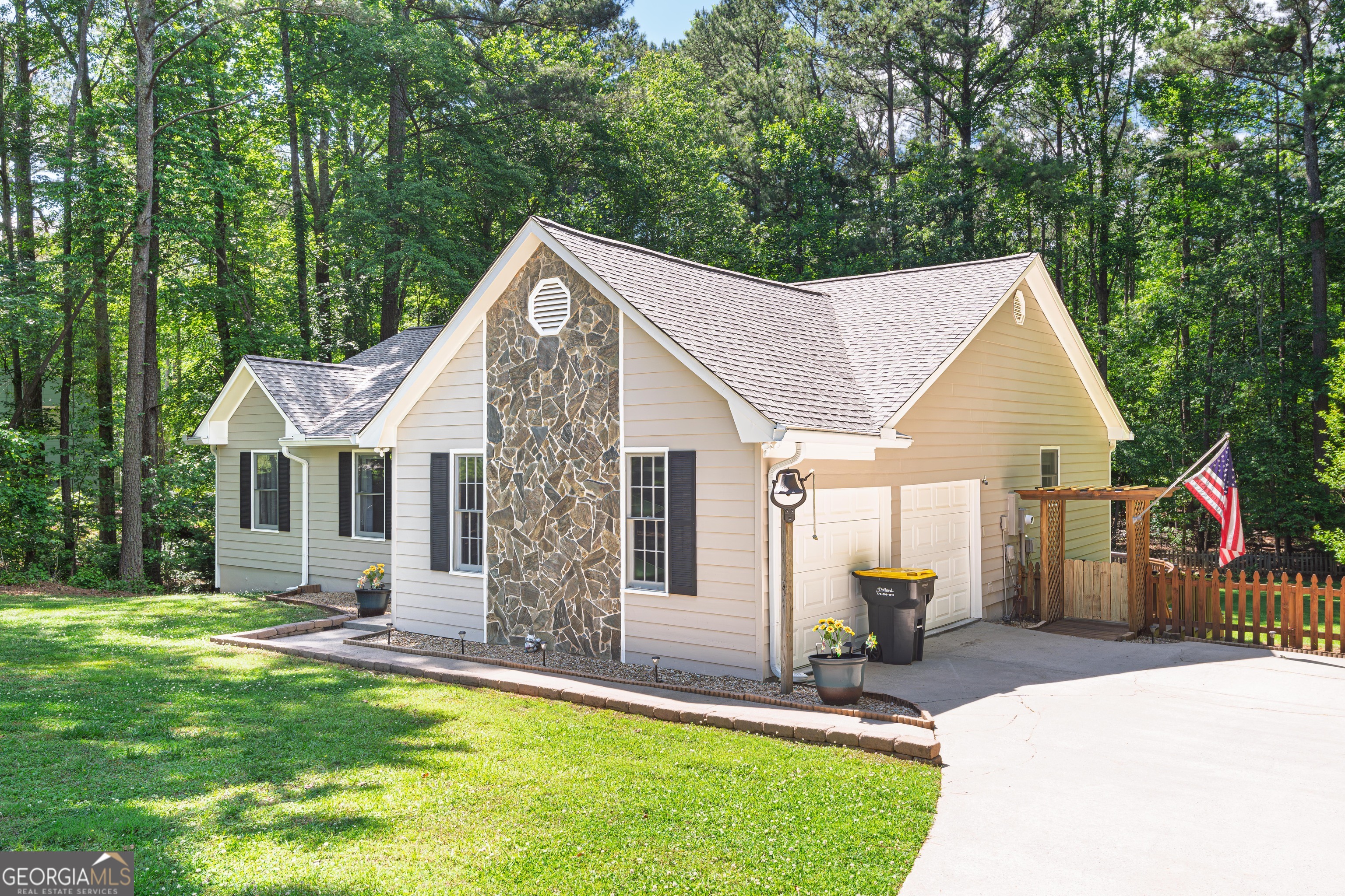 25 Ashley Creek Drive Property Photo 1
