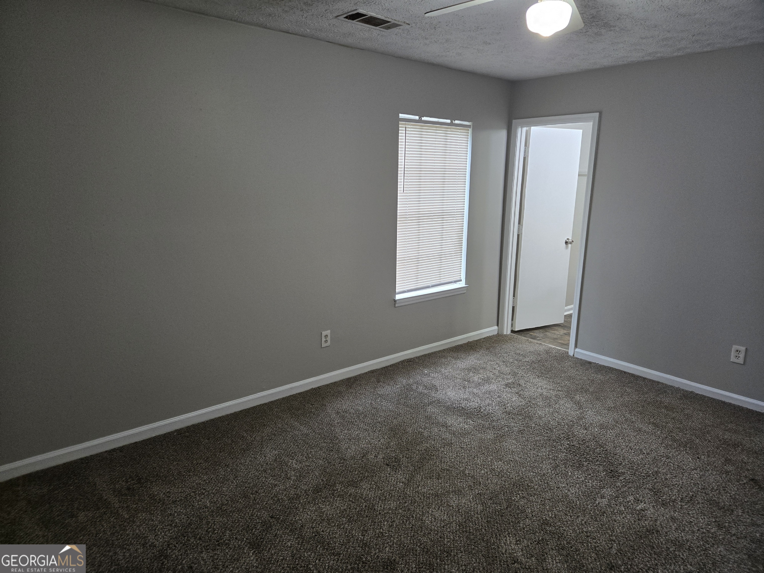 447 Sherwood Circle Property Photo 6