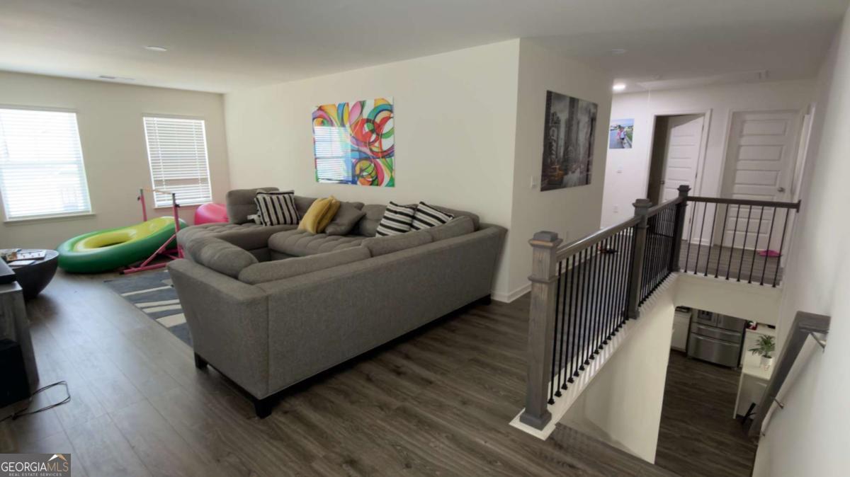 1070 Trident Maple Property Photo 11