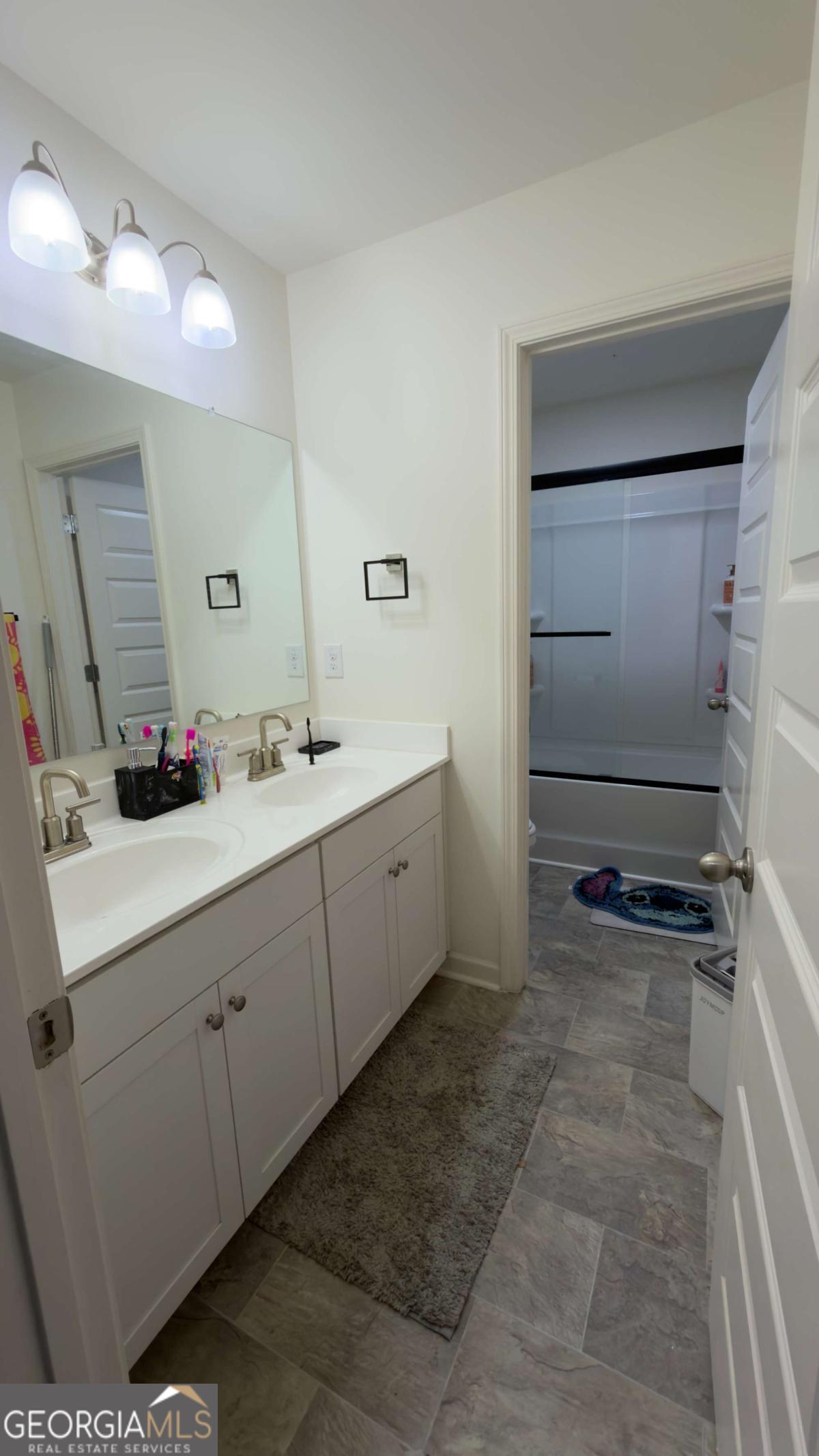 1070 Trident Maple Property Photo 14