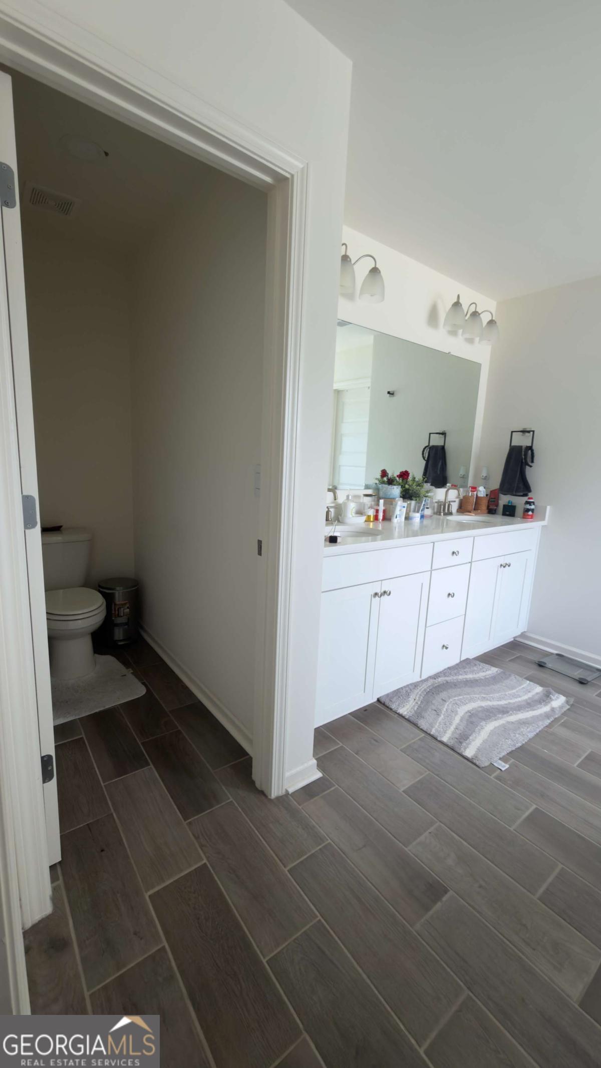 1070 Trident Maple Property Photo 19