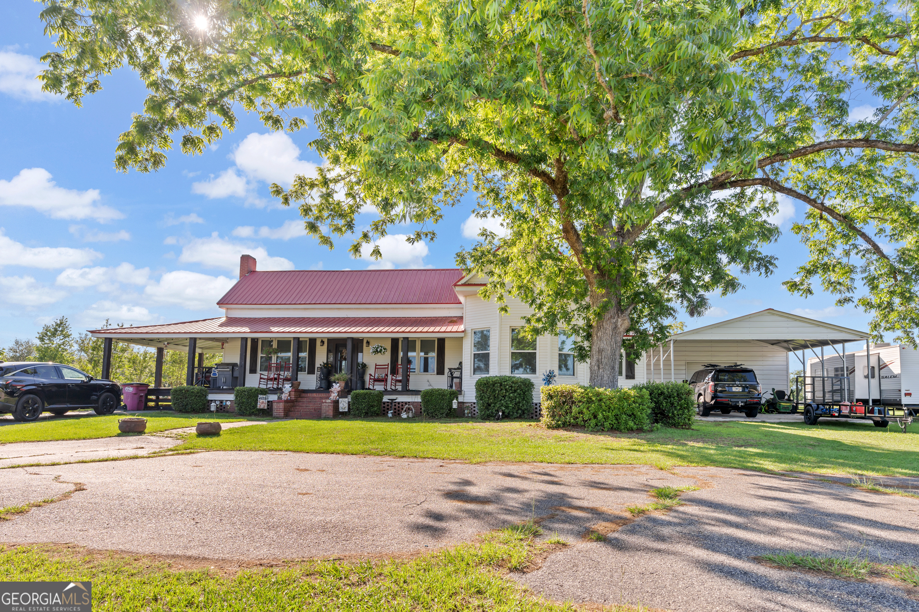 5065 Ten Mile Road Property Photo 1
