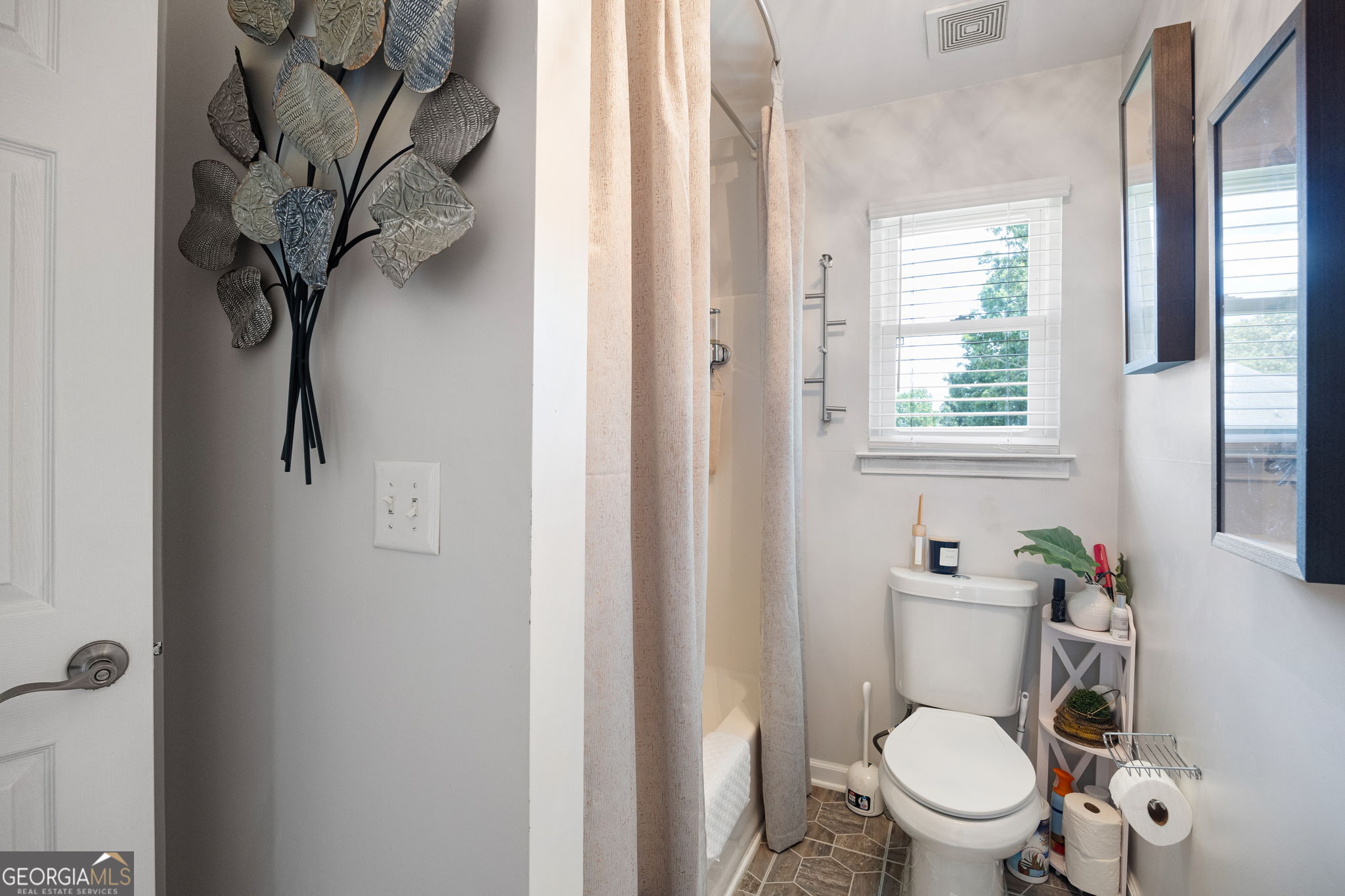 9396 Woodlawn Drive Property Photo 16