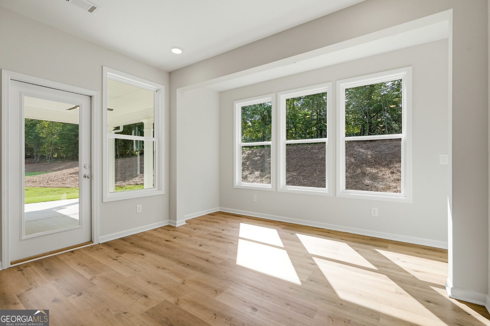 618 Sweetgrass Drive Property Photo 6