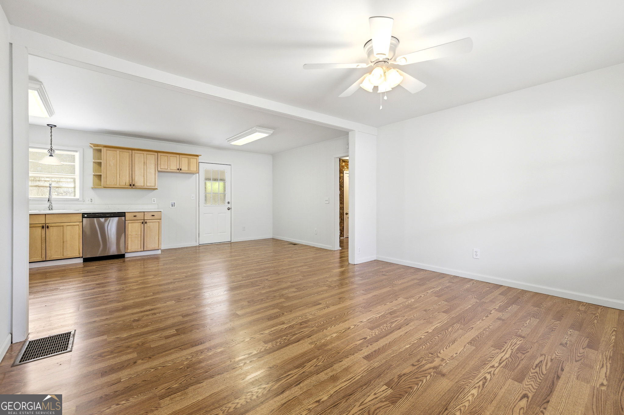 162 Orchard Circle Property Photo 5