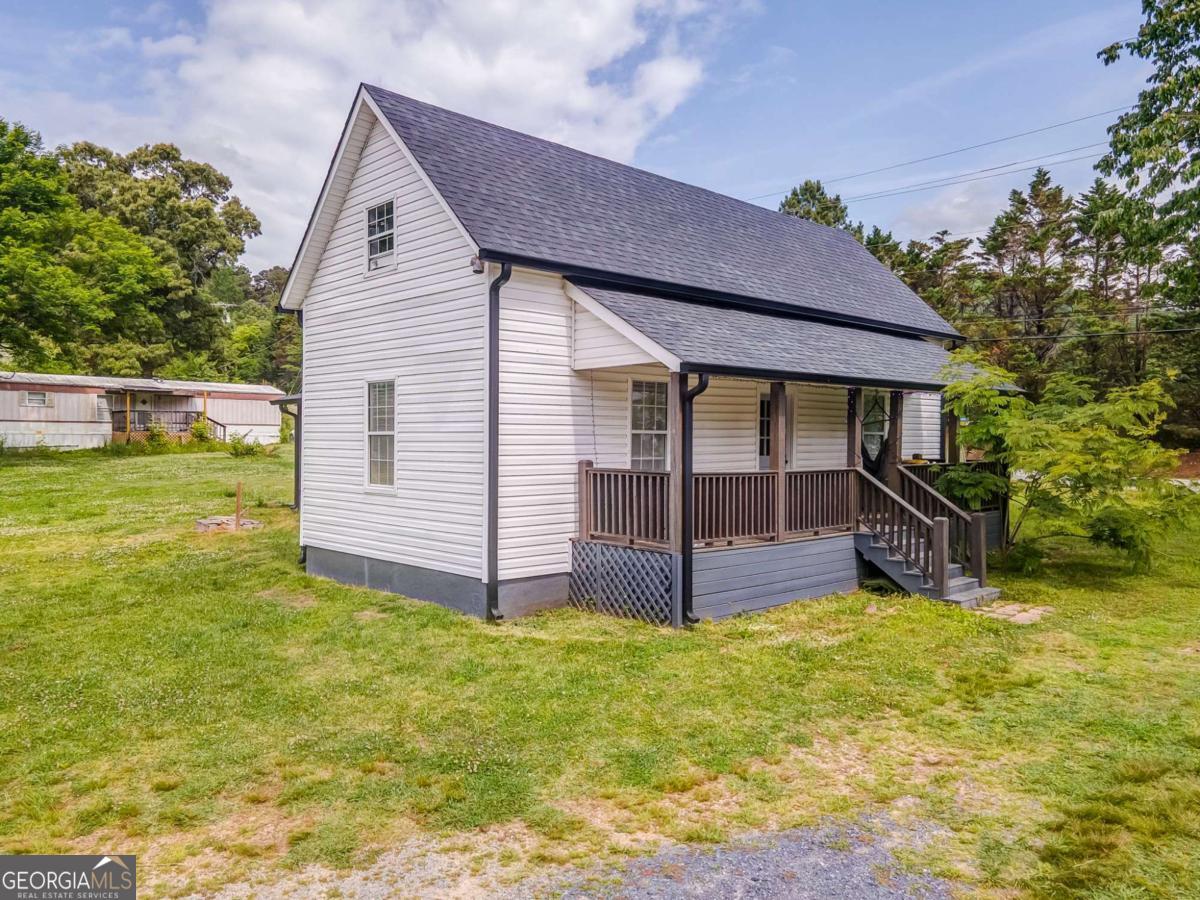 400 Sam Love Road Property Photo 4