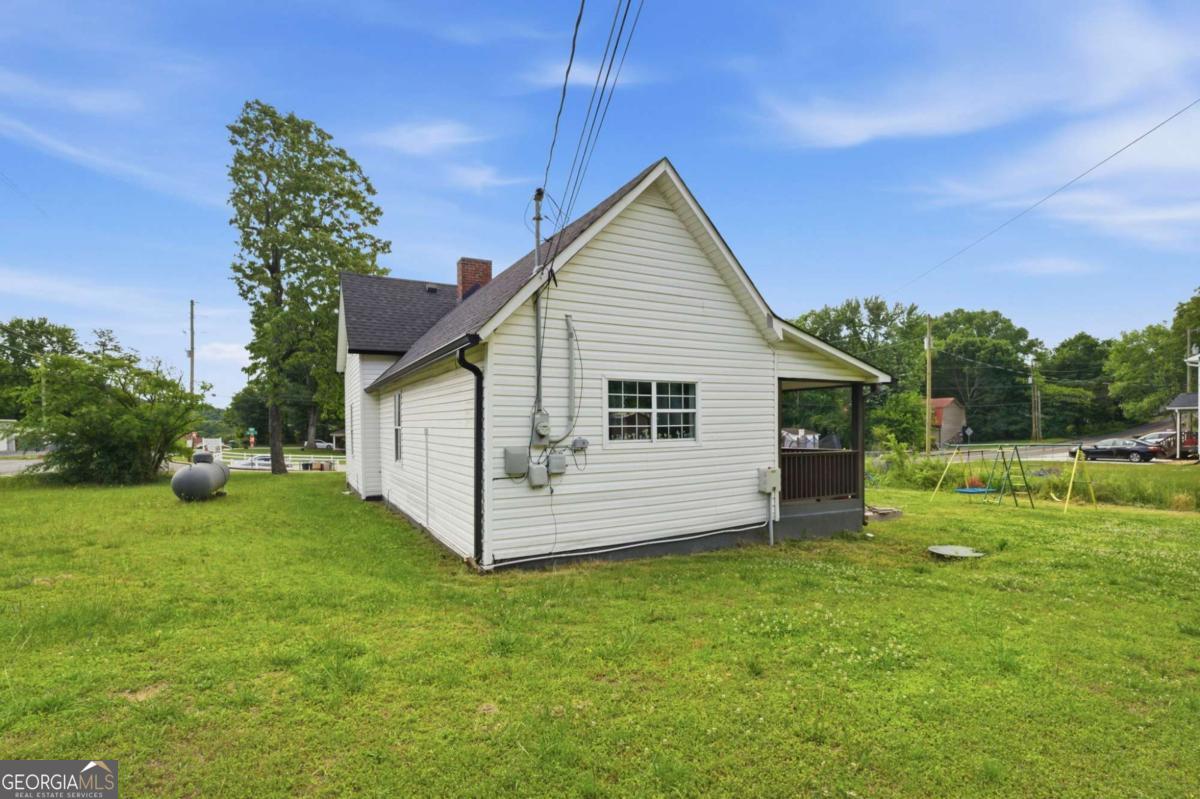400 Sam Love Road Property Photo 6